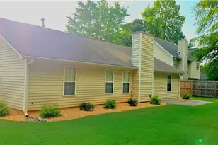 558 Bellingham Dr, Sugar Hill, GA 30518 - Photo 40