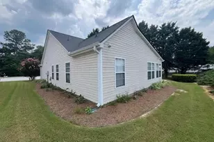 977 Village View Cir, Loganville, GA 30052 - Photo 4