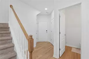 1507 Creek Bend Ln NW, Lawrenceville, GA 30043 - Photo 4