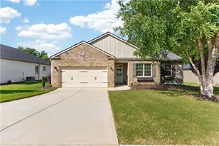 3291 Heatherwood Dr, Gainesville, GA 30507 - Photo 1