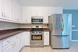 3060 Oak Meadow Dr, Snellville, GA 30078 - Photo 14