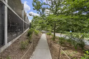 400 Village Pkwy, Atlanta, GA 30306 - Photo 32
