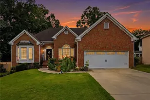 2116 Gatwick Dr, Lawrenceville, GA 30043 - Photo 4