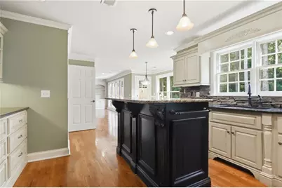 2416 Westport Circle SW, Marietta, GA 30064 - Photo 10
