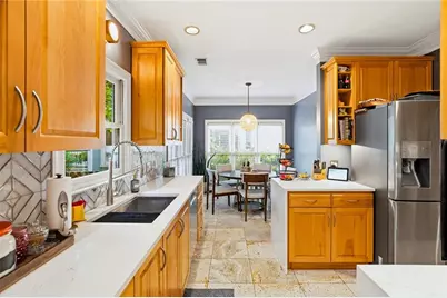 4565 Windsor Park Place, Atlanta, GA 30342 - Photo 6