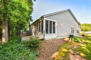 6235 Brookside Ln, Hoschton, GA 30548 - Photo 2