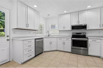 1125 Capital Club Circle NE, Atlanta, GA 30319 - Photo 10