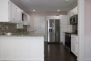 662 Golden Brook Ct, Lawrenceville, GA 30043 - Photo 6