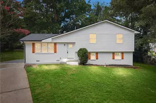 8081 Picadilly Ct, Jonesboro, GA 30238 - Photo 2