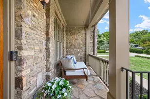 1084 W Nancy Creek Dr NE, Atlanta, GA 30319 - Photo 4