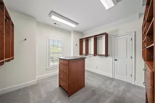 1084 W Nancy Creek Dr NE, Atlanta, GA 30319 - Photo 38