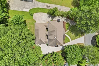8865 Carroll Manor Drive, Sandy Springs, GA 30350 - Photo 4