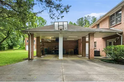 8865 Carroll Manor Drive, Sandy Springs, GA 30350 - Photo 12
