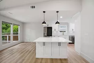 10760 Indian Village Dr, Alpharetta, GA 30022 - Photo 4