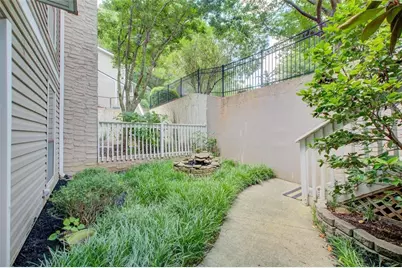 1306 Wynnes Ridge Circle SE, Marietta, GA 30067 - Photo 4