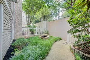 1306 Wynnes Ridge Circle SE, Marietta, GA 30067 - Photo 4