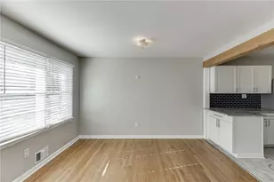 300 Forest St, Buford, GA 30518 - Photo 4