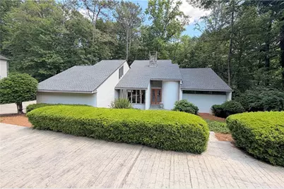 320 Fauna Court, Sandy Springs, GA 30350 - Photo 2