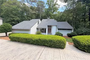 320 Fauna Ct, Sandy Springs, GA 30350 - Photo 2