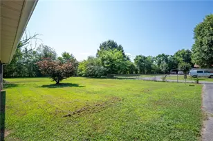 168 Holcomb Rd, Calhoun, GA 30701 - Photo 8