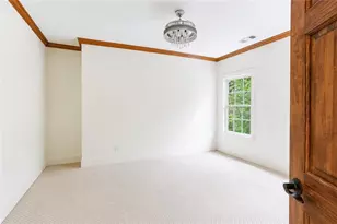 1170 Pine Ridge Rd NE, Atlanta, GA 30324 - Photo 32