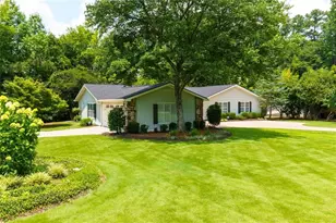 815 Fairfield Dr Dr, Marietta, GA 30068 - Photo 2
