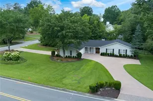 815 Fairfield Drive, Marietta, GA 30068 - Photo 2