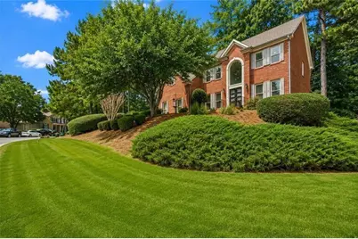 600 Sweet Stream Trace, Johns Creek, GA 30097 - Photo 2