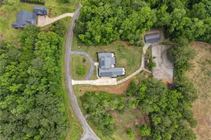 1230 Blalock Lakes Dr, Newnan, GA 30263 - Photo 54