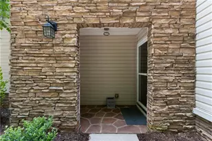 621 W Oaks Dr, Woodstock, GA 30188 - Photo 4