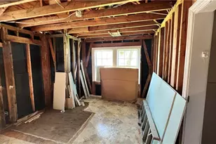 1241 Lyle Ave, East Point, GA 30344 - Photo 14