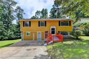 2484 Rhoanoke Dr, Duluth, GA 30096 - Photo 2