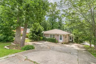 1121 Glendale Dr, East Point, GA 30344 - Photo 2