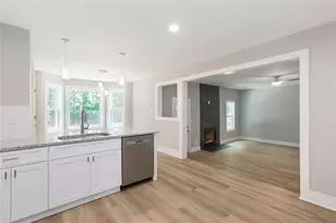 759 Mountain Ridge Way S, Lithonia, GA 30058 - Photo 10