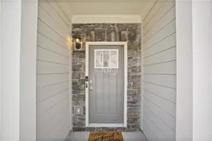 7637 Avalon Blvd, Fairburn, GA 30213 - Photo 2