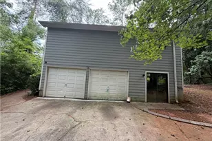 2256 Turtle Club Dr NE, Marietta, GA 30066 - Photo 2