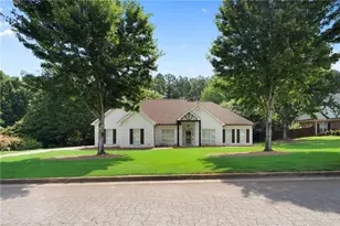 178 Ashley Dr, McDonough, GA 30252 - Photo 2