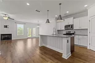 5125 Hillington Wy, Sugar Hill, GA 30518 - Photo 4