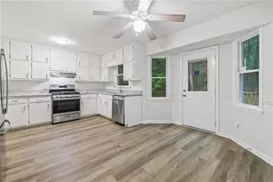 330 Benjamin Cir, Fayetteville, GA 30214 - Photo 6