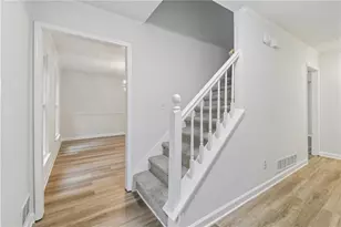 330 Benjamin Cir, Fayetteville, GA 30214 - Photo 2