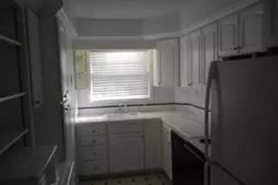 2040 Kings Gate Circle, Snellville, GA 30078 - Photo 2