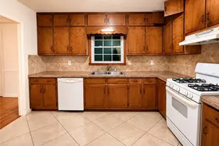 3414 Twin Village Ln, Snellville, GA 30039 - Photo 4