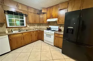 3414 Twin Village Ln, Snellville, GA 30039 - Photo 4