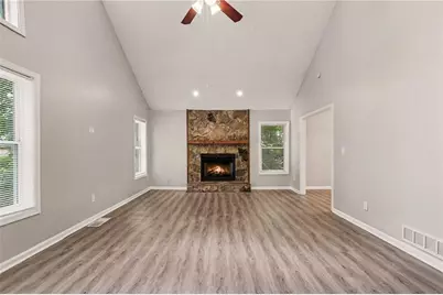 5182 Manitou Way, Stone Mountain, GA 30087 - Photo 4