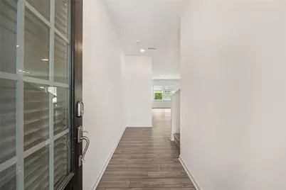 649 Isom Walk, Suwanee, GA 30024 - Photo 4