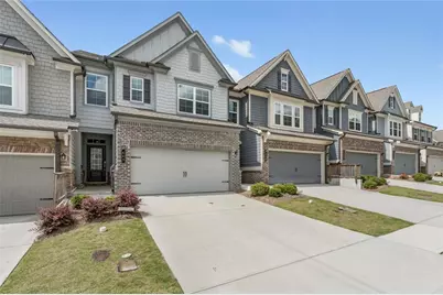 649 Isom Walk, Suwanee, GA 30024 - Photo 2