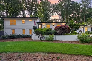 70 Bonnie Ln, Sandy Springs, GA 30328 - Photo 4