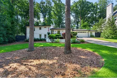 70 Bonnie Lane, Sandy Springs, GA 30328 - Photo 2