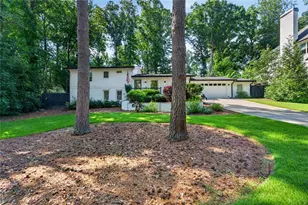 70 Bonnie Ln, Sandy Springs, GA 30328 - Photo 2