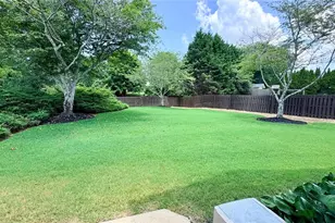 6271 Mountain Ridge Cir, Sugar Hill, GA 30518 - Photo 4